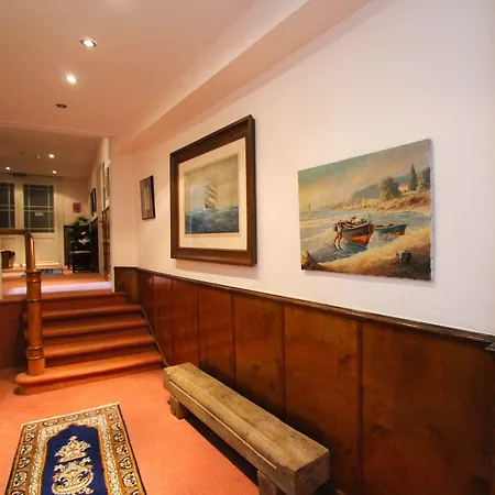 Deutsches Haus Casa de hóspedes 3*