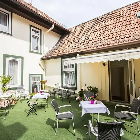 Deutsches Haus Гостевой дом Нортхайм