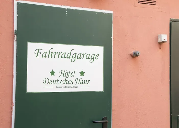 Deutsches Haus בית הארחה 3*